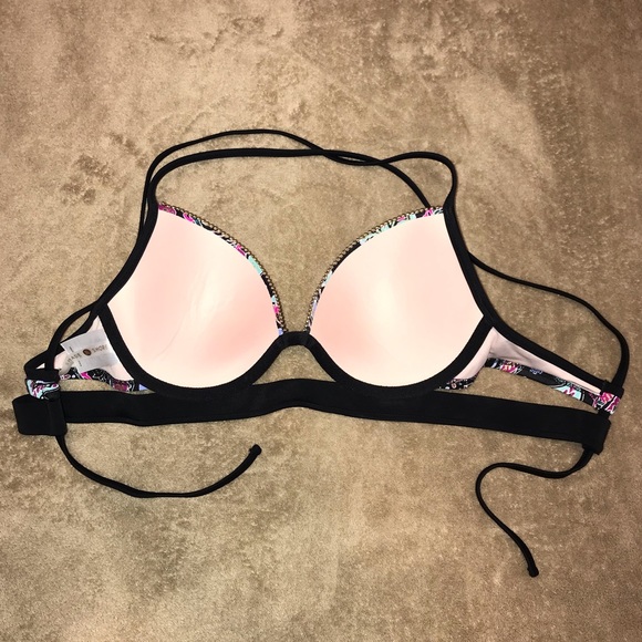 Swimsuit top - Picture 2 of 3